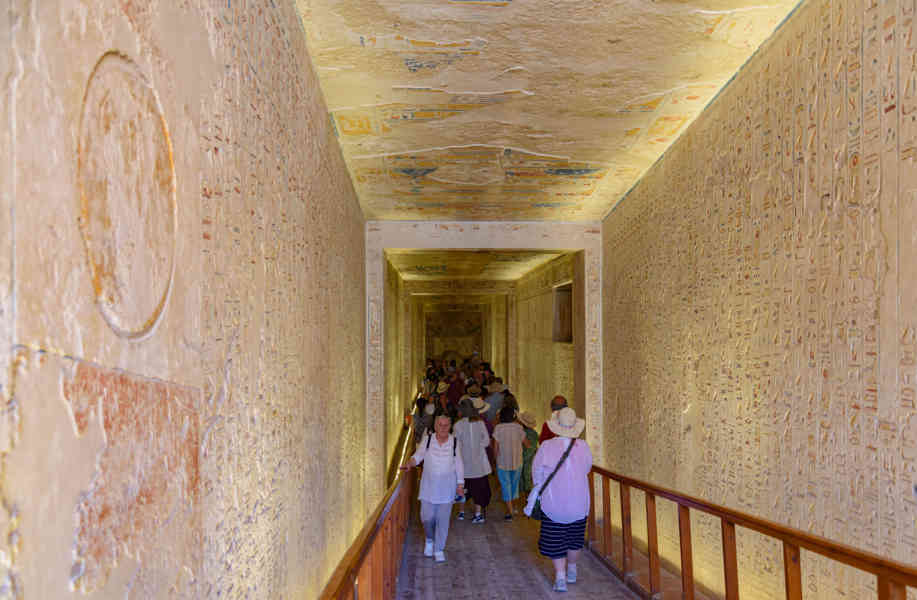 Egipto 225 - Valle de los Reyes - Tumba de Ramsés IV.jpg